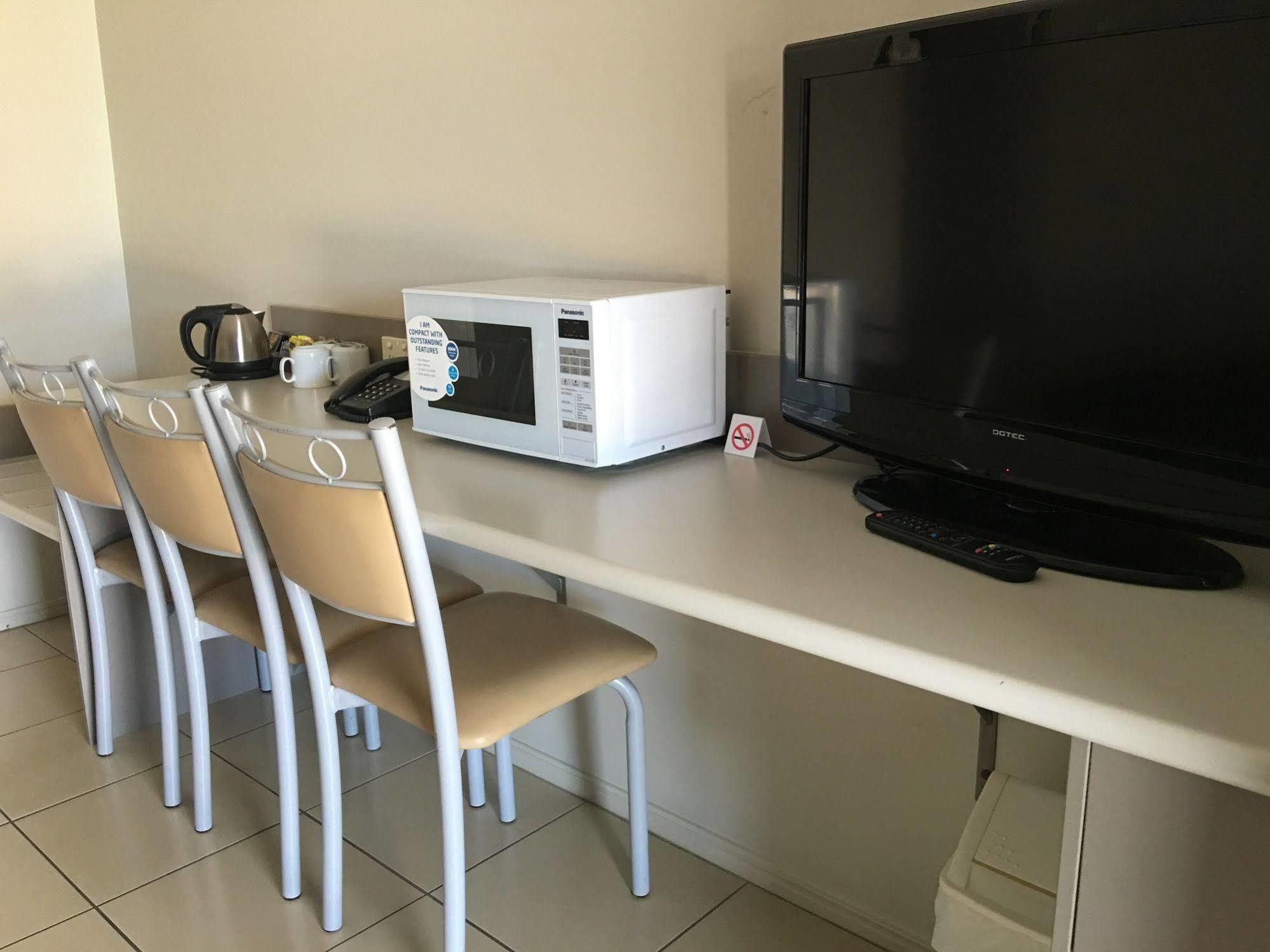 Blackwater Motor Inn Экстерьер фото