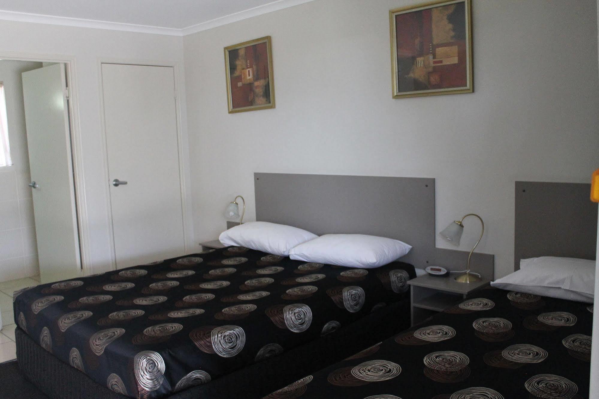 Blackwater Motor Inn Экстерьер фото